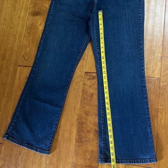 Levi's 512 Perfectly Slimming Boot Cut Jeans Size 14 Short Women’s Medium Wash - Picture 11 of 15